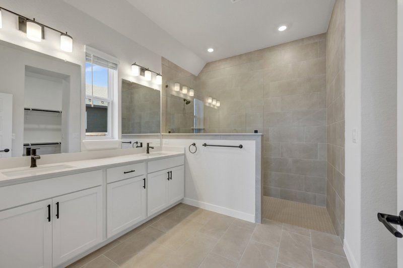 Owner's Bath