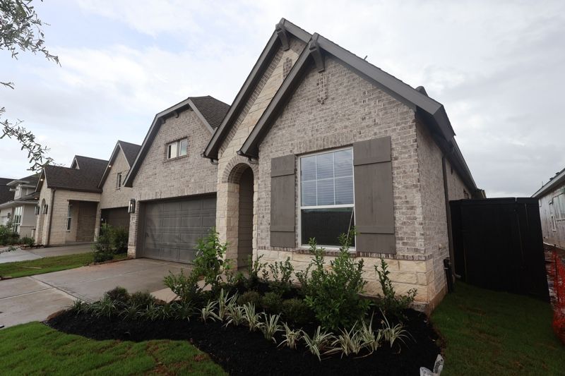 Manhattan - Harvest Green - Reserve Collection: Richmond, Texas - David Weekley Homes
