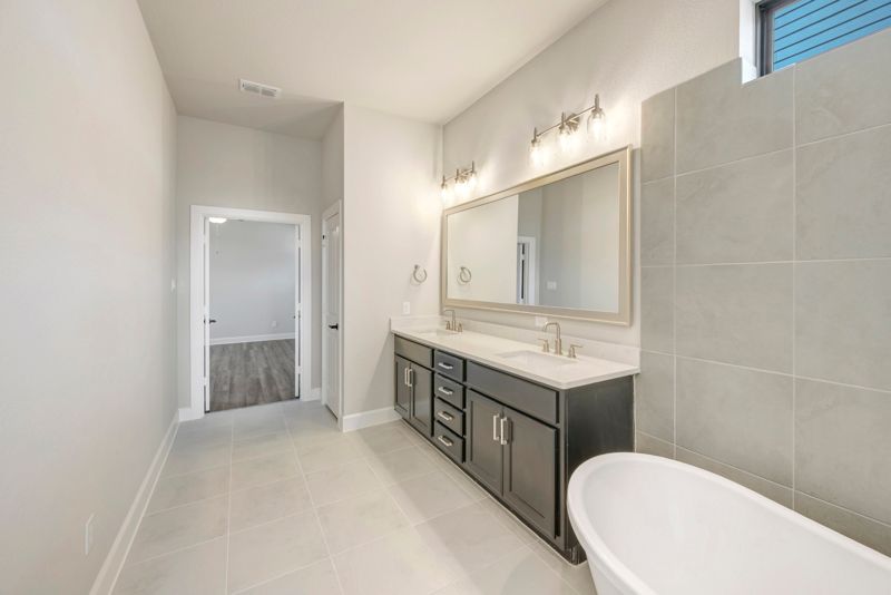 Owner's Bath