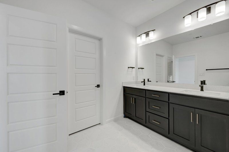 Owner's Bath