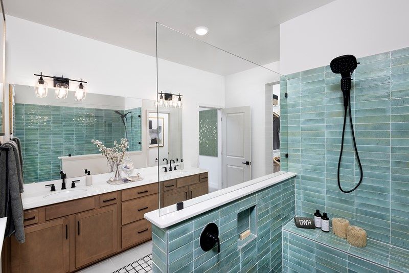 The Wedgewood - Owner's Bath
