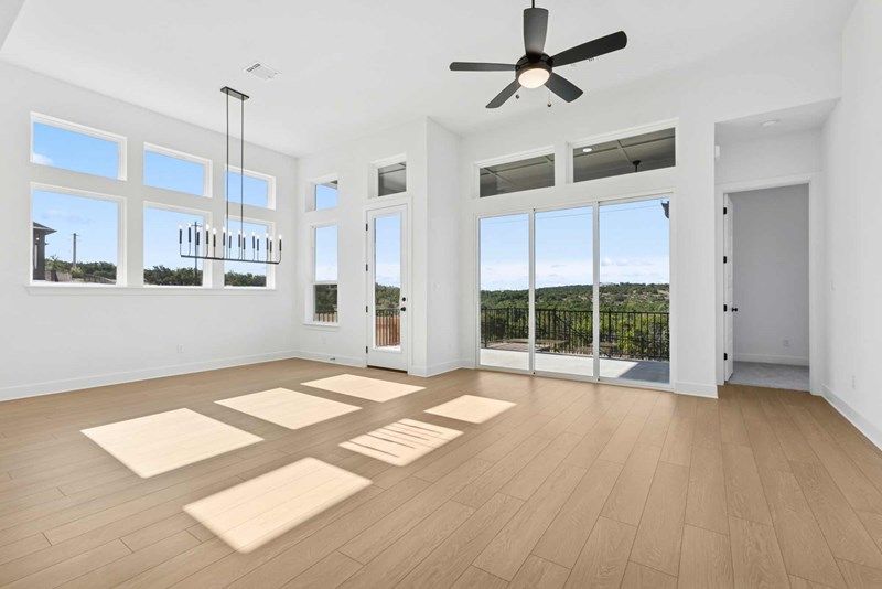 The Violet - Family Room
