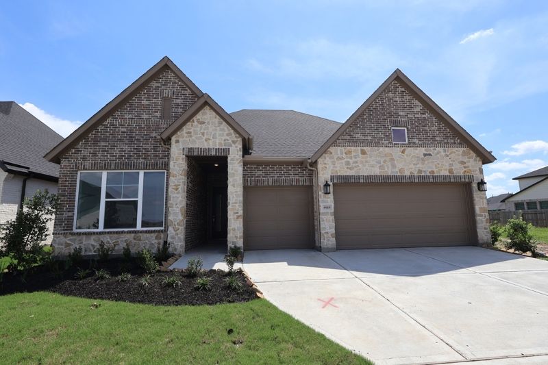 Omaha - Brookewater - Ascent Collection: Rosenberg, Texas - David Weekley Homes