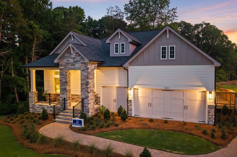 casa en Lanier Landing - Reserve Collection por David Weekley Homes