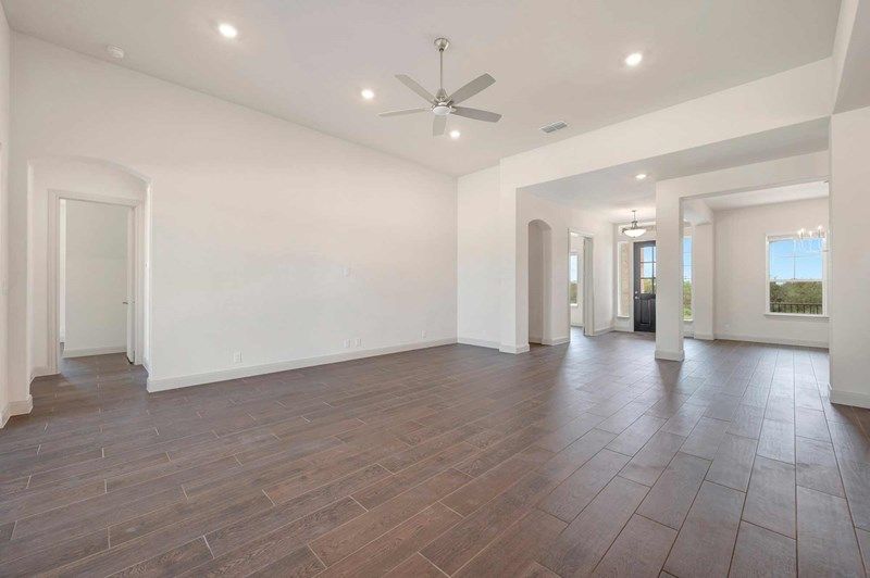 The Maidstone - Family Room