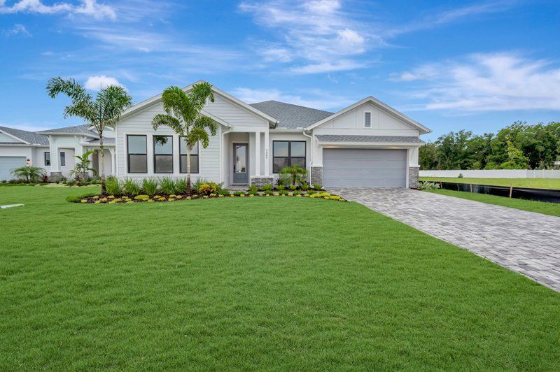 Colston - Lakeview Crossing – Classic Series: Sarasota, Florida - David Weekley Homes