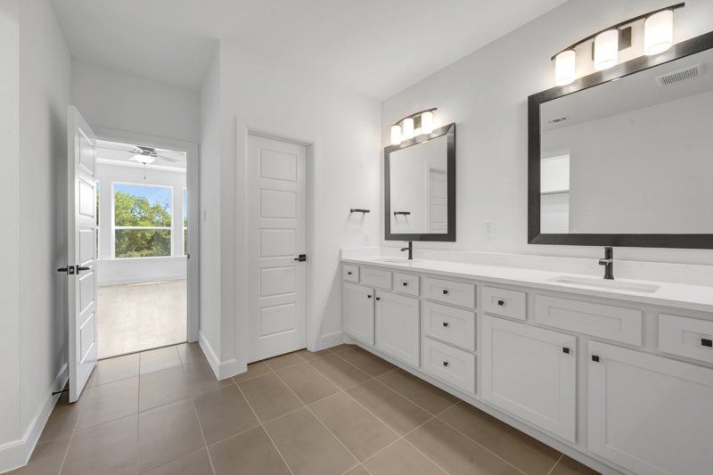 Owner's Bath