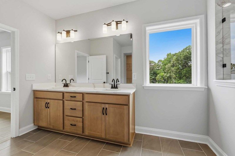 The Starflower - Owner's Bath