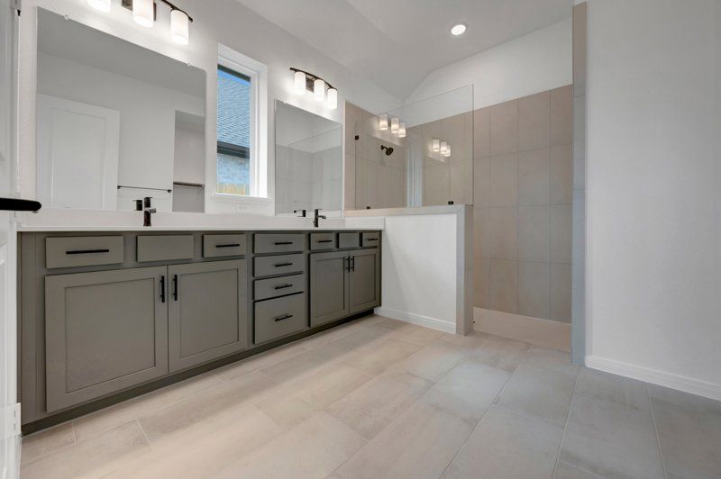 Owner's Bath