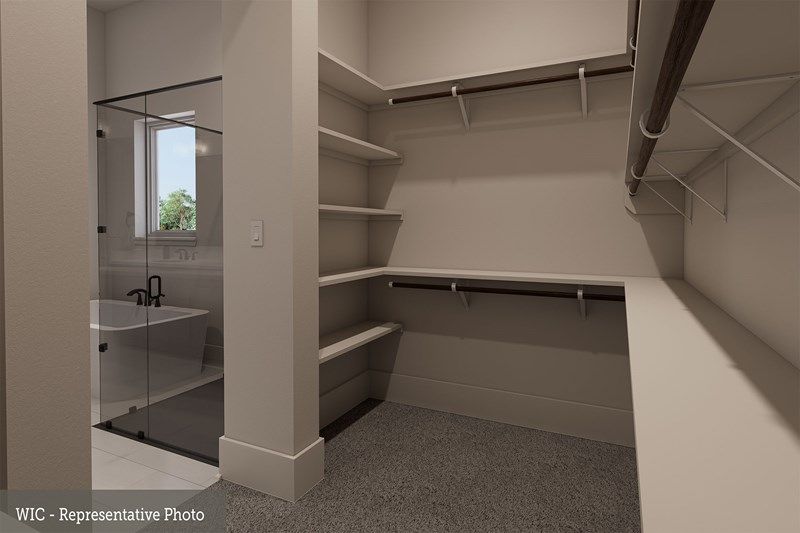 The Kenneth - Walk in Closet