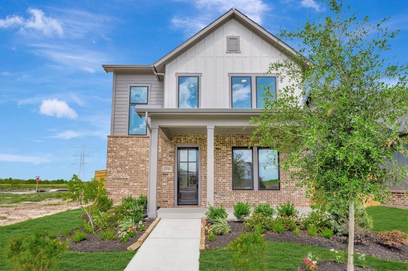 Benefield - Sienna - Landmark Row Collection: Missouri City, Texas - David Weekley Homes
