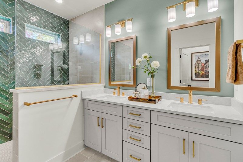 The Greenbelt - Owner's Bath