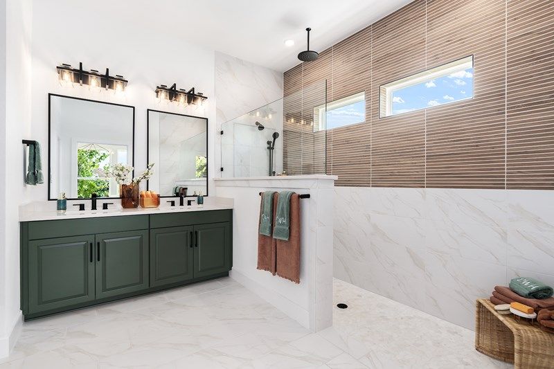 The Touchstone - Owner's Bath
