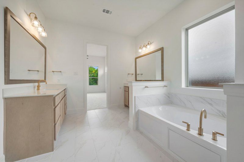 Owner's Bath