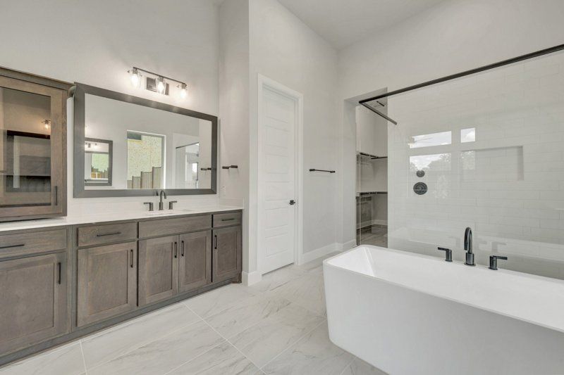 Owner's Bath