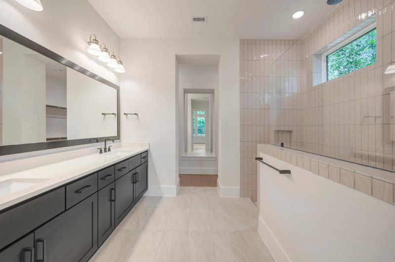 Owner's Bath