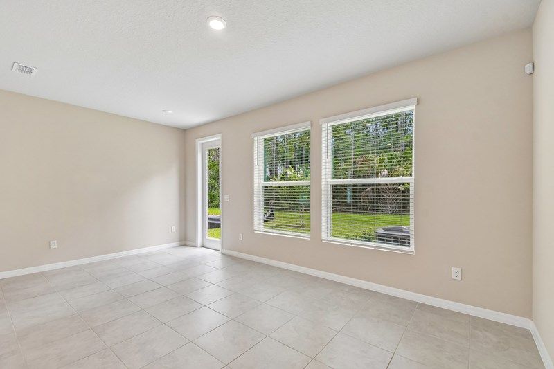 The Peppermill - Family Room