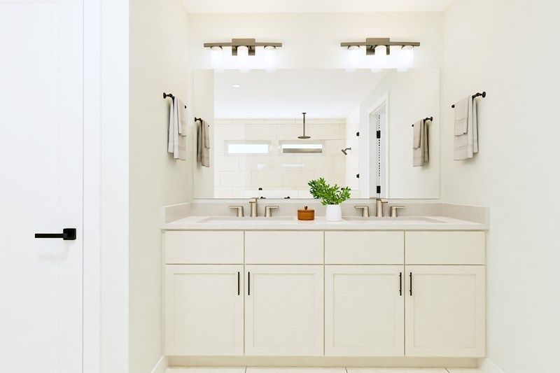 The McKinney - Optional Super Shower