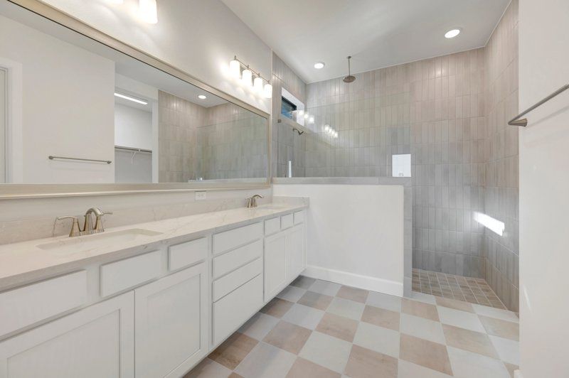 Owner's Bath