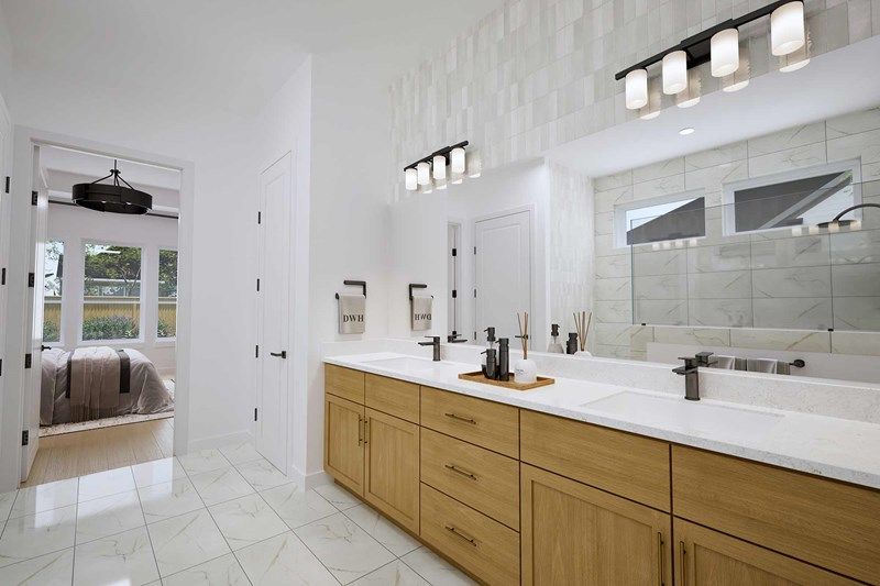 The Brandsville - Owner's Bath