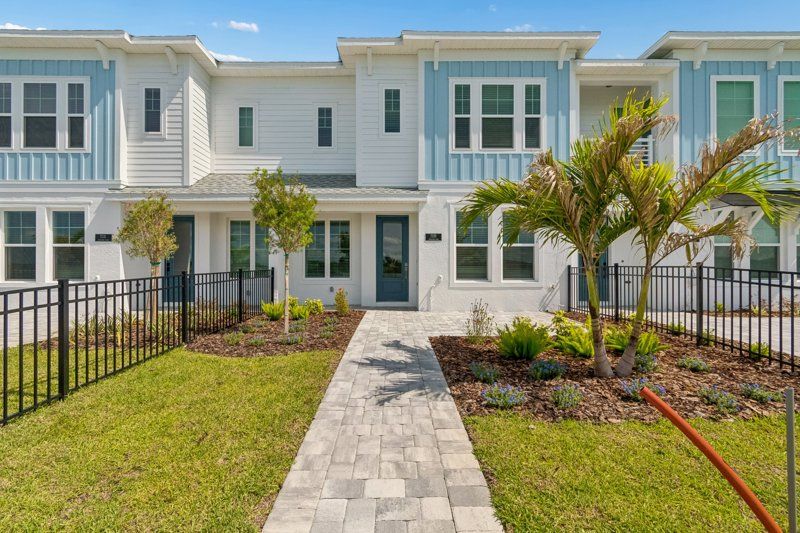 Seawater - Emerald Landing at Waterside at Lakewood Ranch – Towns: Sarasota, Florida - David Weekley Homes