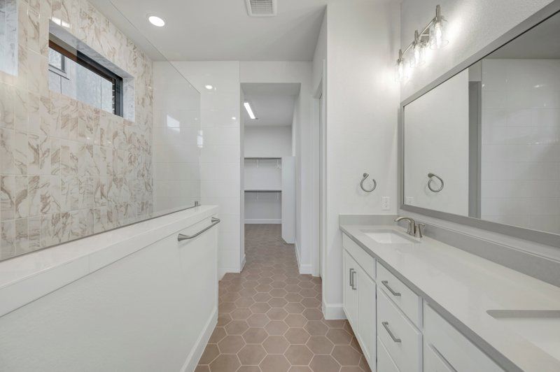 Owner's Bath