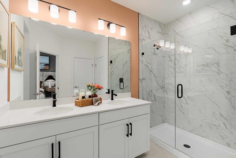 The Peppermill - Owner's Bath