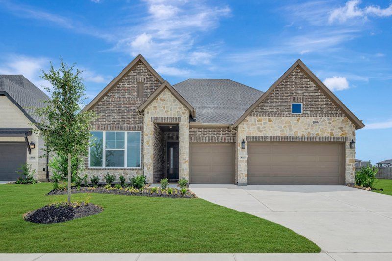Omaha - Brookewater - Ascent Collection: Rosenberg, Texas - David Weekley Homes