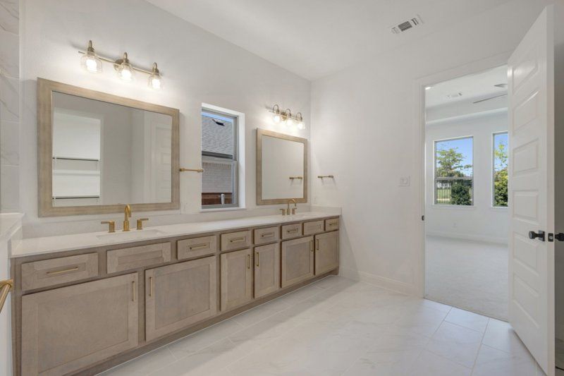 Owner's Bath