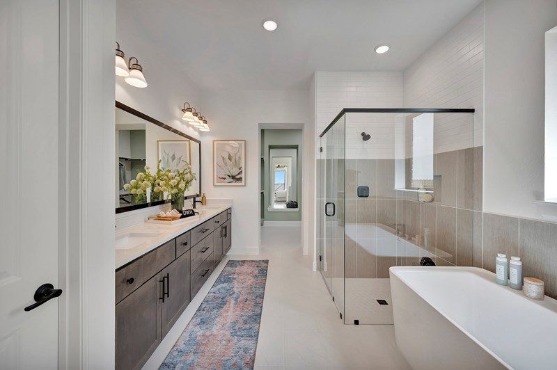 The Azalea - Owner's Bath