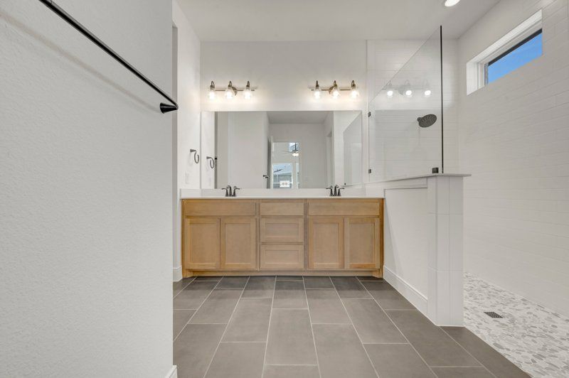 Owner's Bath