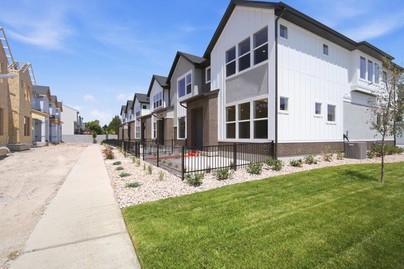 Nelson - Bonneville Towns: West Valley City, Utah - David Weekley Homes