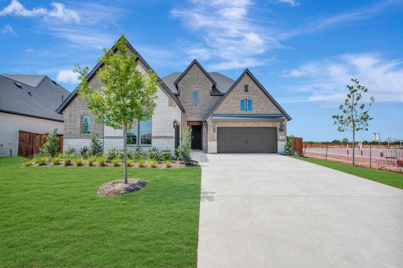 Bluffstone - Redden Farms - Manor Series: Midlothian, Texas - David Weekley Homes