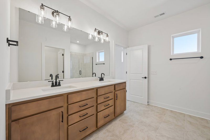 Owner's Bath