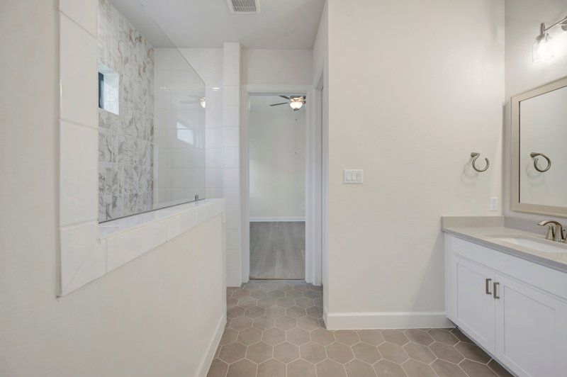 Owner's Bath