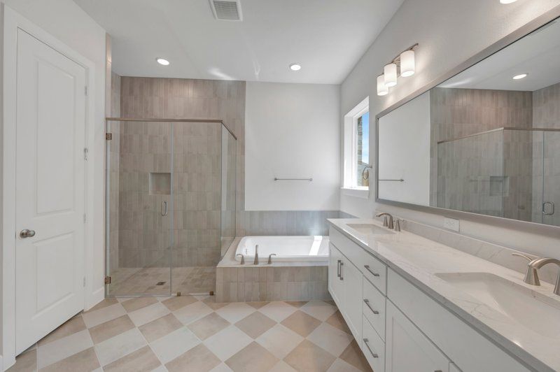 Owner's Bath