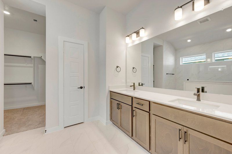 Owner's Bath