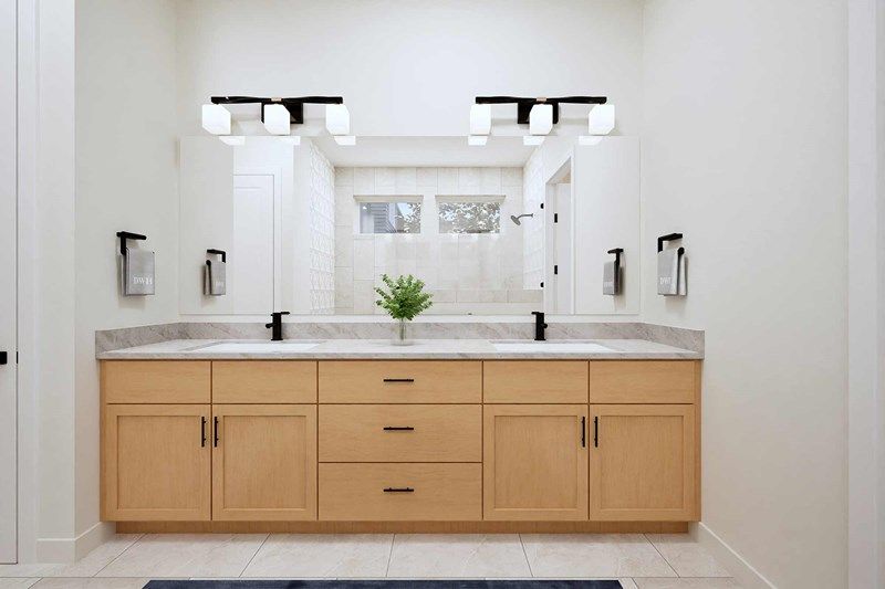 The Broxton - Owner's Bath