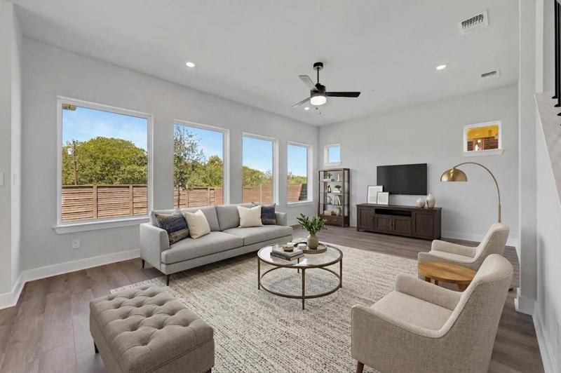 Double Creek Crossing por David Weekley Homes en Austin Texas