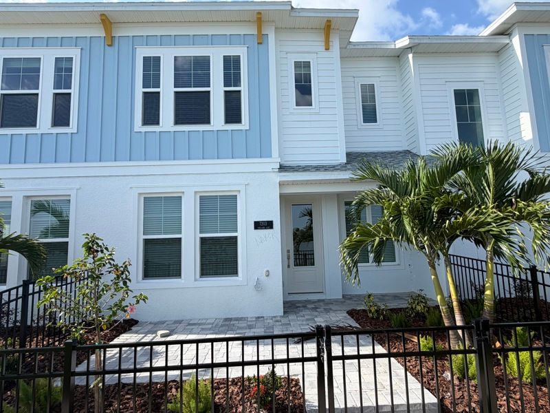 Seawater - Emerald Landing at Waterside at Lakewood Ranch – Towns: Sarasota, Florida - David Weekley Homes