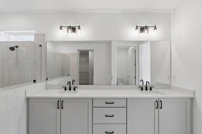 Owner's Bath