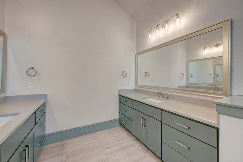 Owner's Bath