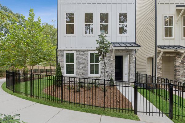 Melton - Celesta: Scottdale, Georgia - David Weekley Homes