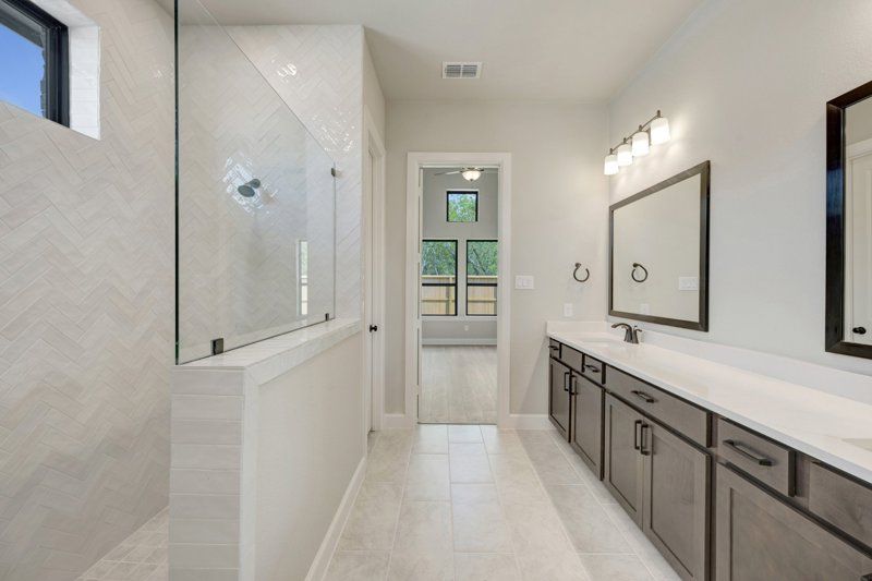 Owner's Bath