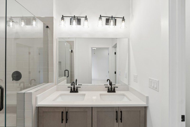 Owner's Bath
