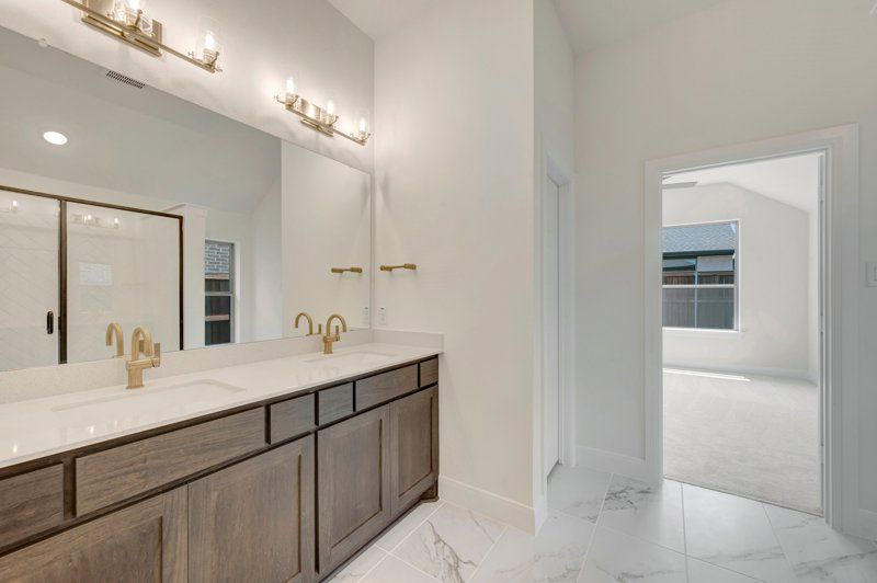 Owner's Bath