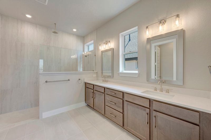 Owner's Bath