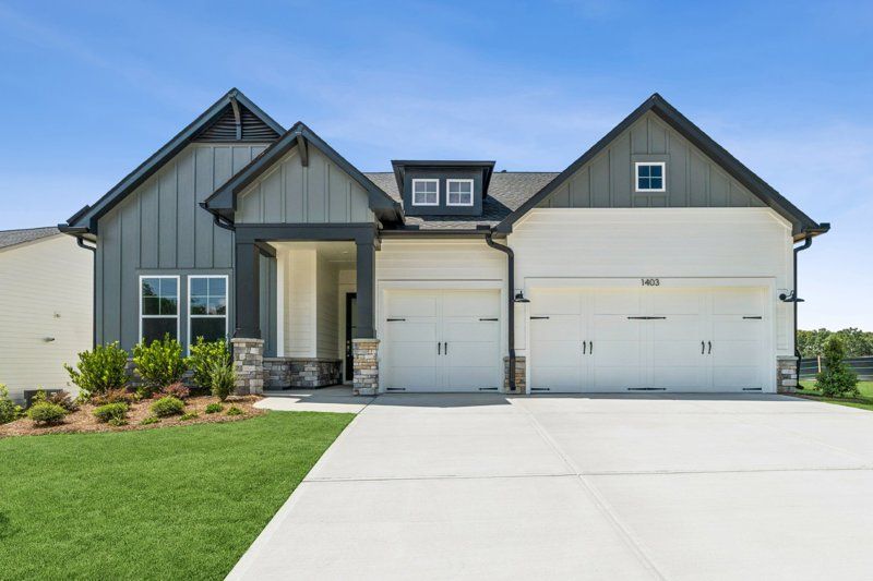 Melville - Lanier Landing - Reserve Collection: Gainesville, Georgia - David Weekley Homes