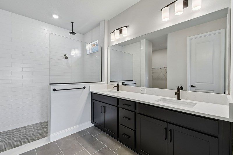 The Northglen - Owner's Bath