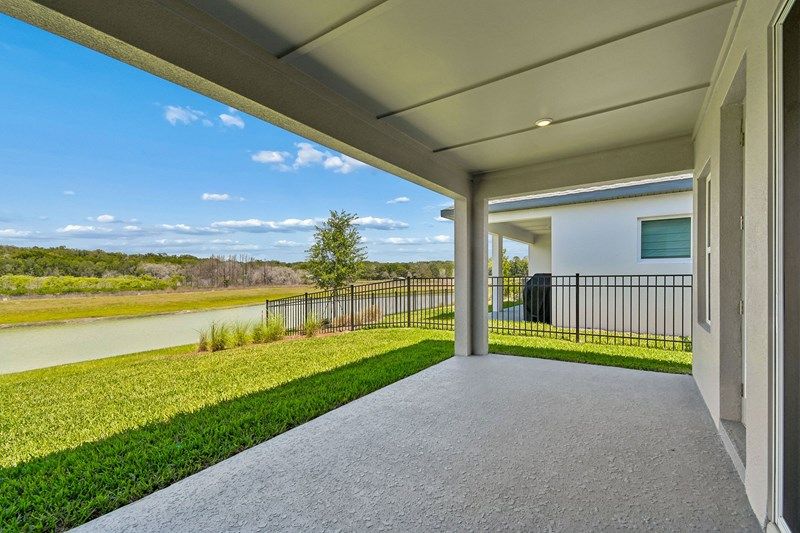 The Northglen - Porch